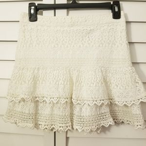 💖 3/$20 H&M antique white, crochet lace ruffled mini skirt